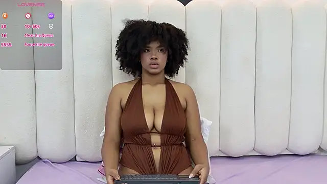 Snapshot of ela_ebony_ chatting on 06-05-26, 12:11 ela ebony online show from 06-05-26, 12:11