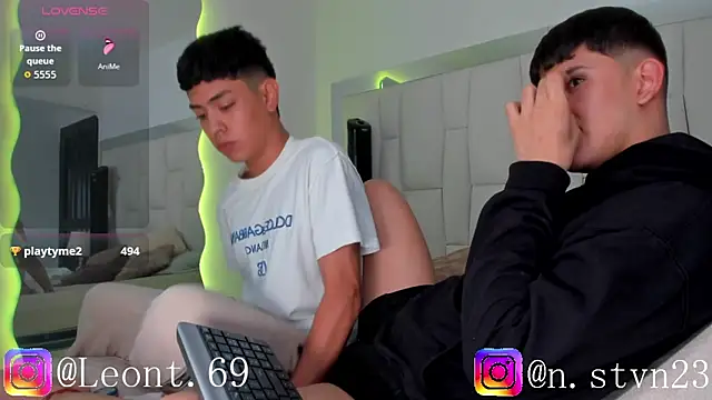 Snapshot of Poison_Boys chatting on 04-16-26, 01:56 Poison Boys online show from 04-16-26, 01:56