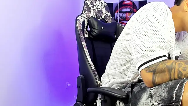 eithan boy  online show from 07-14-26, 02:49