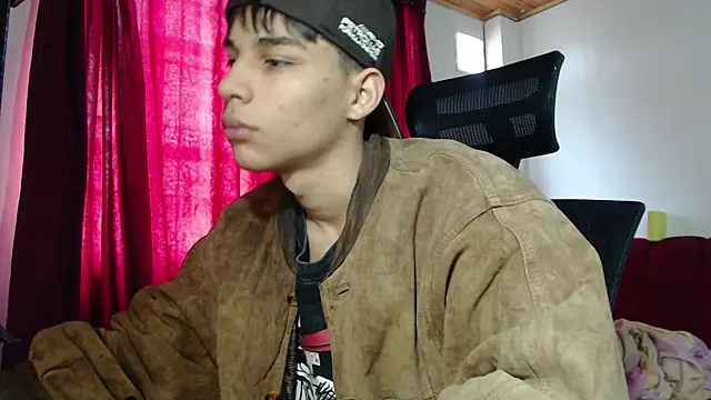 Snapshot of Marck-Pro chatting on 06-04-26, 04:11 Marck-Pro online show from 06-04-26, 04:11