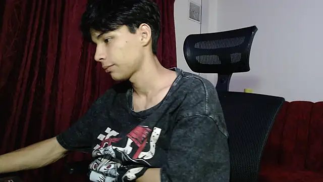 Snapshot of Marck-Pro chatting on 04-28-26, 10:47 Marck-Pro online show from 04-28-26, 10:47