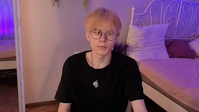 Snapshot of Liam_Blair chatting on 04-12-26, 05:33 Liam Blair online show from 04-12-26, 05:33