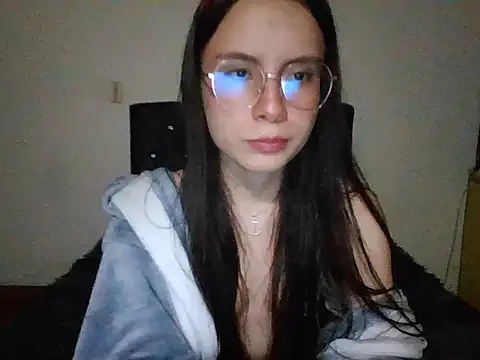 Lilith0423 online show from 04-17-26, 02:58