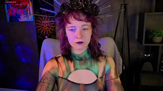 Snapshot of Ricki_Bloom chatting on 07-18-26, 01:03 Ricki Bloom online show from 07-18-26, 01:03