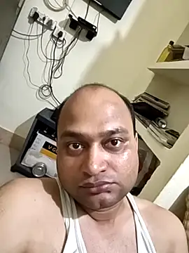 Snapshot of thenudemale chatting on 06-05-26, 06:46 thenudemale online show from 06-05-26, 06:46