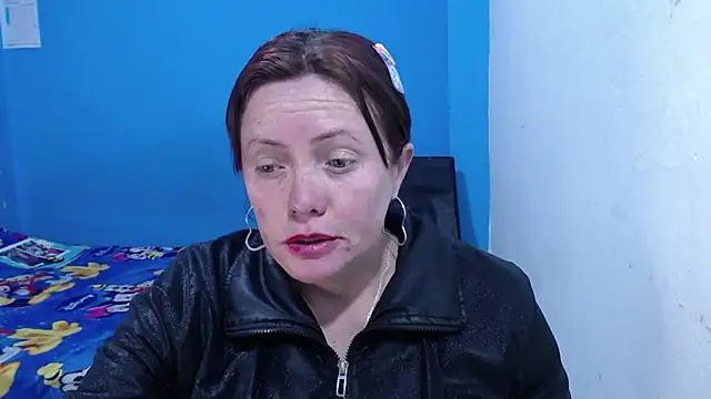 carolinhe26 online show from 07-09-26, 04:35