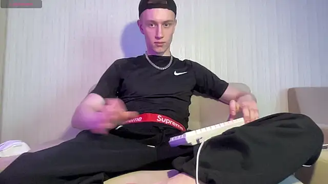 Travis Gracile online show from 04-30-26, 08:21