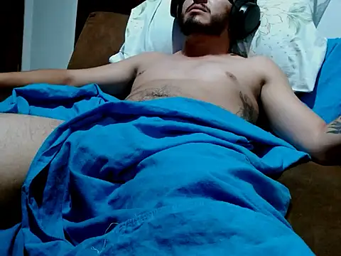 Snapshot of Crystox_ chatting on 04-14-26, 03:11 Crystox online show from 04-14-26, 03:11