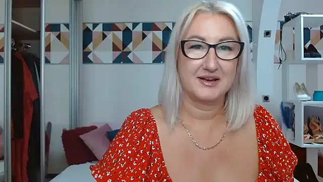 Snapshot of DianaFrances chatting on 07-18-26, 01:09 DianaFrances online show from 07-18-26, 01:09
