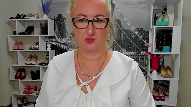 DianaFrances online show from 05-04-26, 08:28