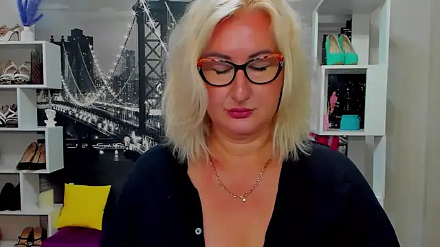 DianaFrances online show from 05-22-26, 10:02