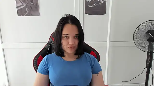 Snapshot of Caroline_cutte chatting on 06-03-26, 09:54 Caroline cutte online show from 06-03-26, 09:54