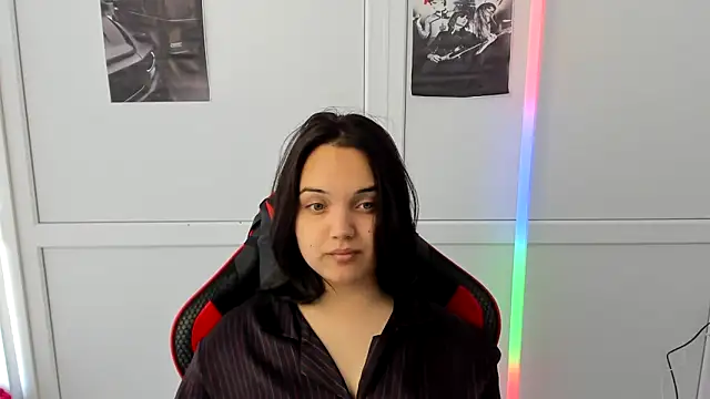 Snapshot of Caroline_cutte chatting on 05-23-26, 06:56 Caroline cutte online show from 05-23-26, 06:56
