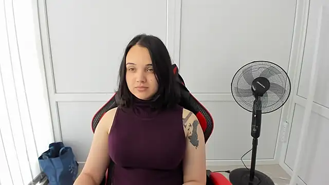 Snapshot of Caroline_cutte chatting on 06-16-26, 06:57 Caroline cutte online show from 06-16-26, 06:57