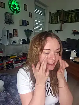 AliceLiddle  online show from 04-13-26, 04:33