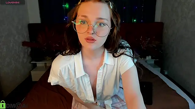 Emilly Hiil online show from 04-26-26, 01:14