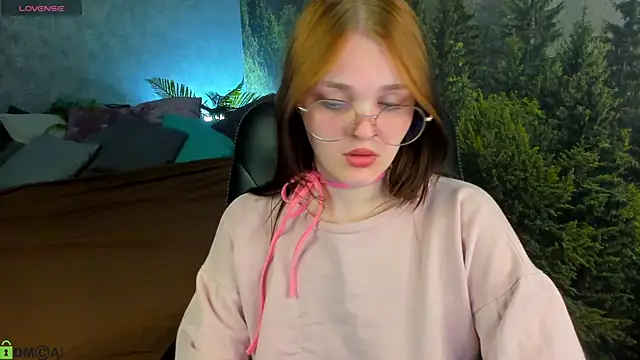 Emilly Hiil online show from 05-19-26, 01:21