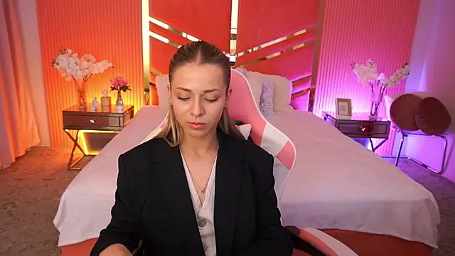 DoveLovee online show from 05-18-26, 01:05
