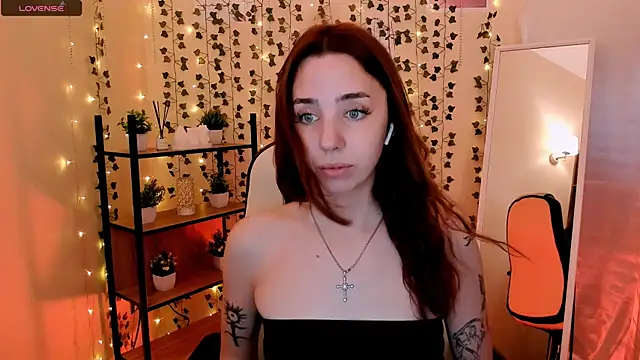 CharliGrace  online show from 07-12-26, 05:08