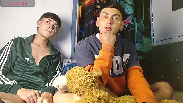 Noah  hot18 online show from 04-22-26, 03:13