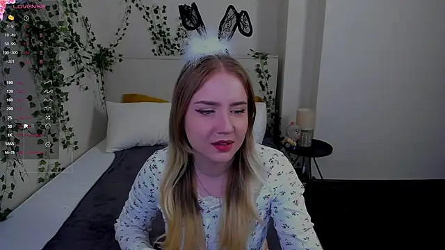 Liacandy  online show from 06-22-26, 01:55
