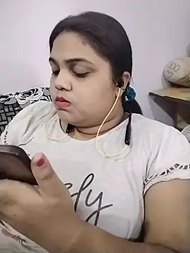 Snapshot of hotsilk21 chatting on 06-14-26, 08:04 hotsilk21 online show from 06-14-26, 08:04
