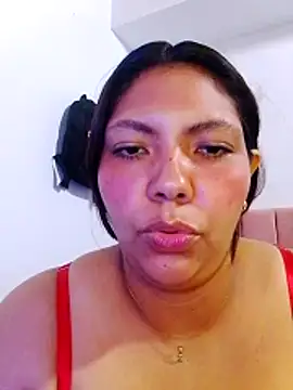 Izel  online show from 05-21-26, 03:04