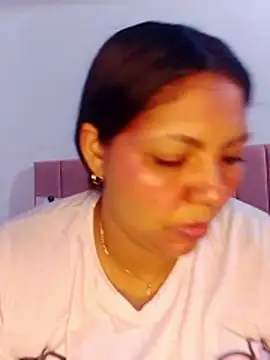 Izel  online show from 05-20-26, 02:08