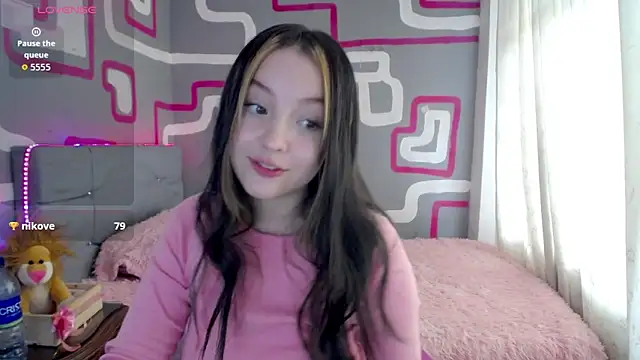 Snapshot of vero_doll12 chatting on 04-21-26, 01:39 vero doll12 online show from 04-21-26, 01:39