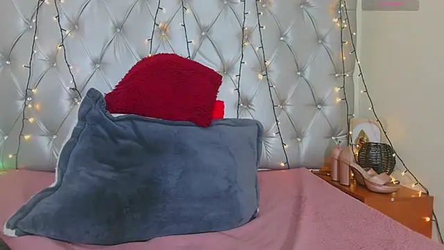 Sharonxt online show from 05-15-26, 04:49