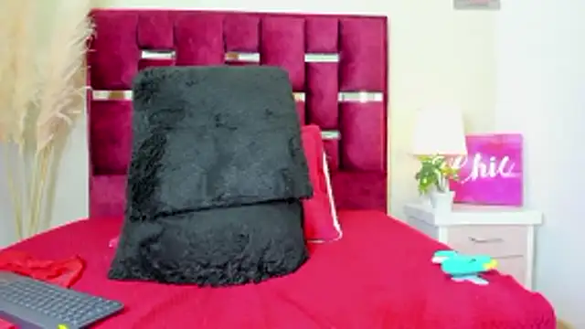 Sharonxt online show from 05-09-26, 06:28