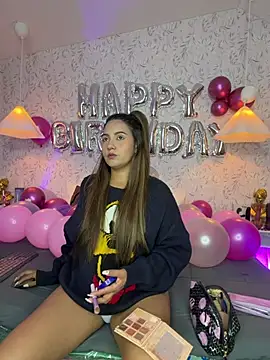 Snapshot of Brenda_Brm chatting on 06-18-26, 01:16 Brenda Brm online show from 06-18-26, 01:16