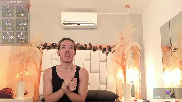 Snapshot of AngeloRoush chatting on 04-14-26, 04:50 AngeloRoush online show from 04-14-26, 04:50