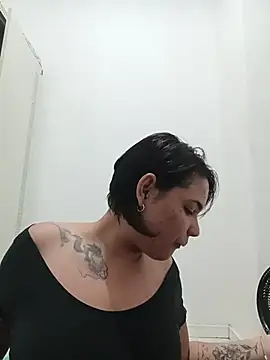 Snapshot of corr_model chatting on 04-14-26, 01:21 corr model online show from 04-14-26, 01:21