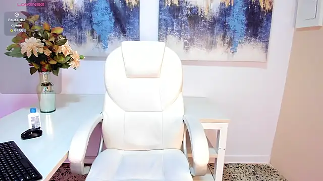 madydoll  online show from 06-19-26, 08:58