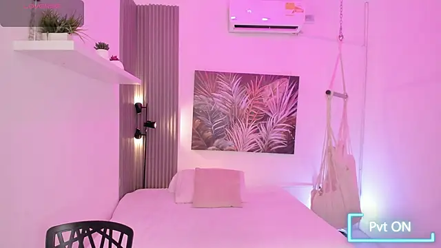 ivania lua online show from 04-14-26, 01:49