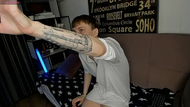 TwinkWhite online show from 05-15-26, 09:13