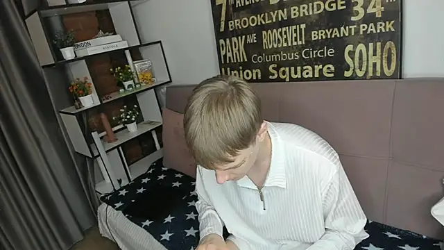 TwinkWhite online show from 05-23-26, 07:35