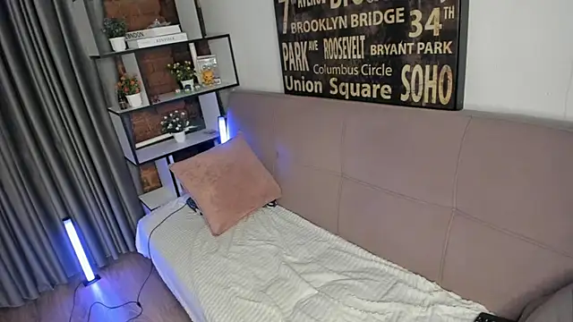 TwinkWhite online show from 05-12-26, 08:59