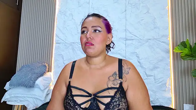 Nina Savage online show from 05-01-26, 03:00