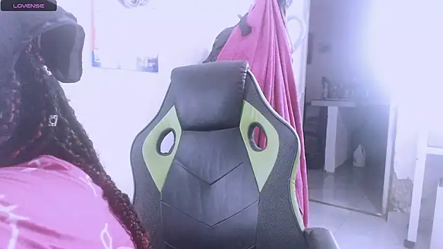 hotbrunettecasandra online show from 04-25-26, 10:07