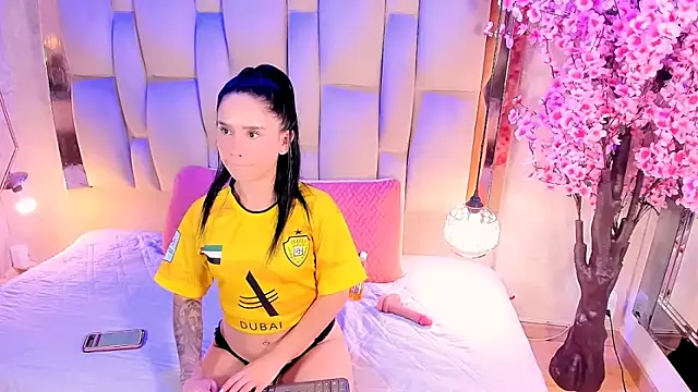 Iriistai1 online show from 06-18-26, 09:31