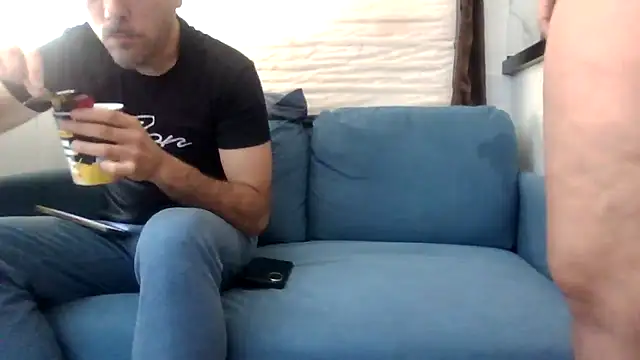 Snapshot of CasalFire chatting on 05-04-26, 12:41 CasalFire online show from 05-04-26, 12:41