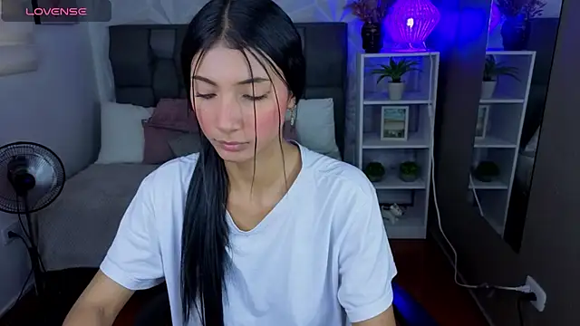 Perlaa moon  online show from 07-07-26, 06:55