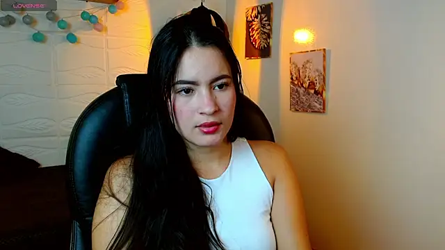rosaleia  online show from 06-06-26, 03:56