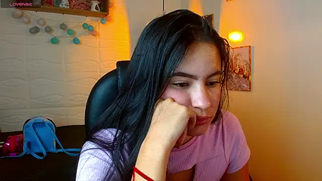 rosaleia  online show from 06-05-26, 06:52