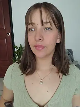 Snapshot of Mari_Rouse chatting on 05-15-26, 01:20 Mari Rouse online show from 05-15-26, 01:20