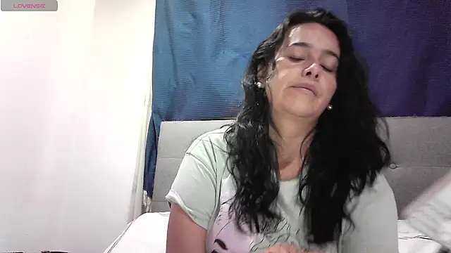 Estefany-magic online show from 07-22-26, 01:35