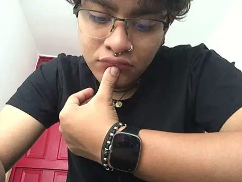 xhecho uzumaki online show from 06-16-26, 09:04