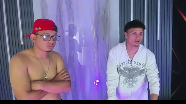 Snapshot of The_King_Swit chatting on 04-10-26, 11:01 The King Swit online show from 04-10-26, 11:01